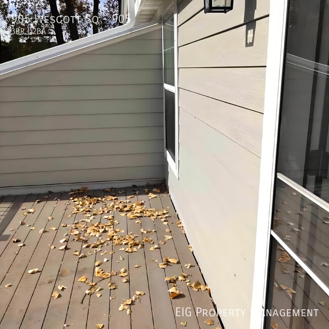 Building Photo - 905 Wescott Square