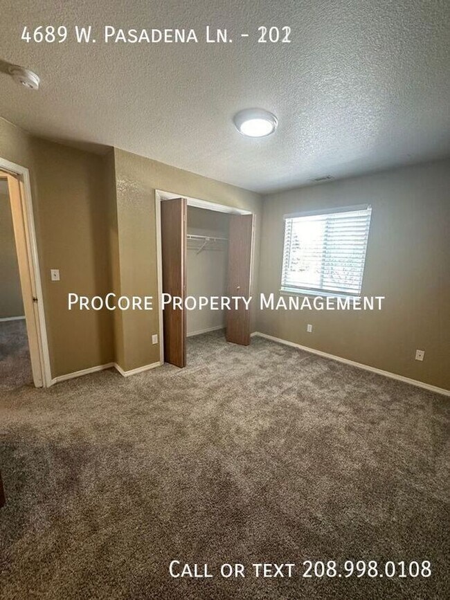 Building Photo - 2 Bedrooms, 2 Baths Ground Floor Unit in D...