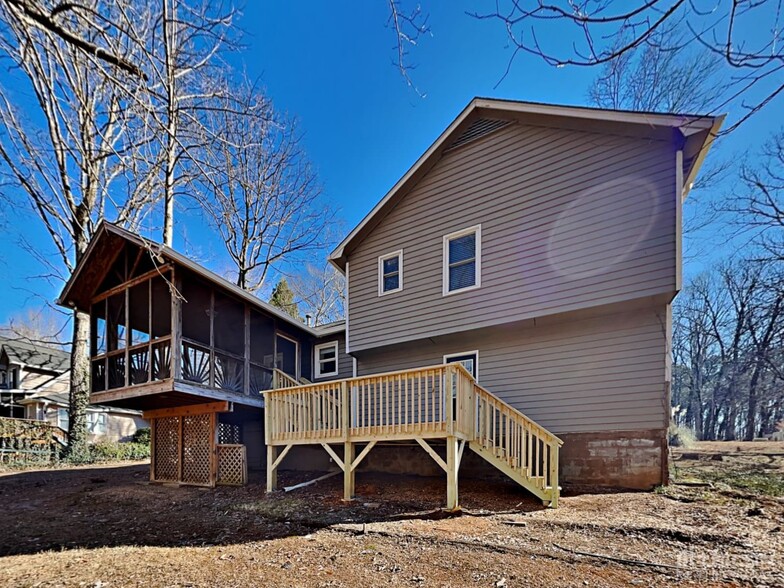 Building Photo - 151 Chantilly Ln