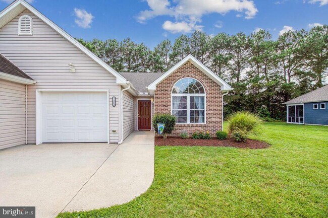 Building Photo - 102 Hunter's Way