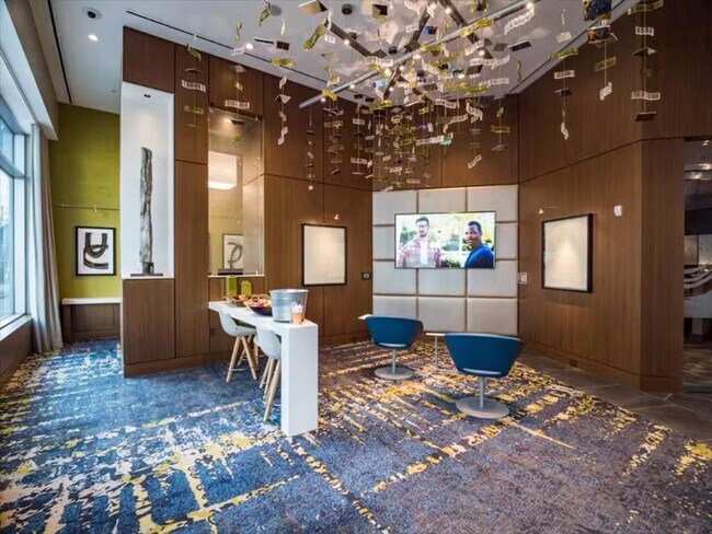 Building Photo - 4836 Rugby Ave