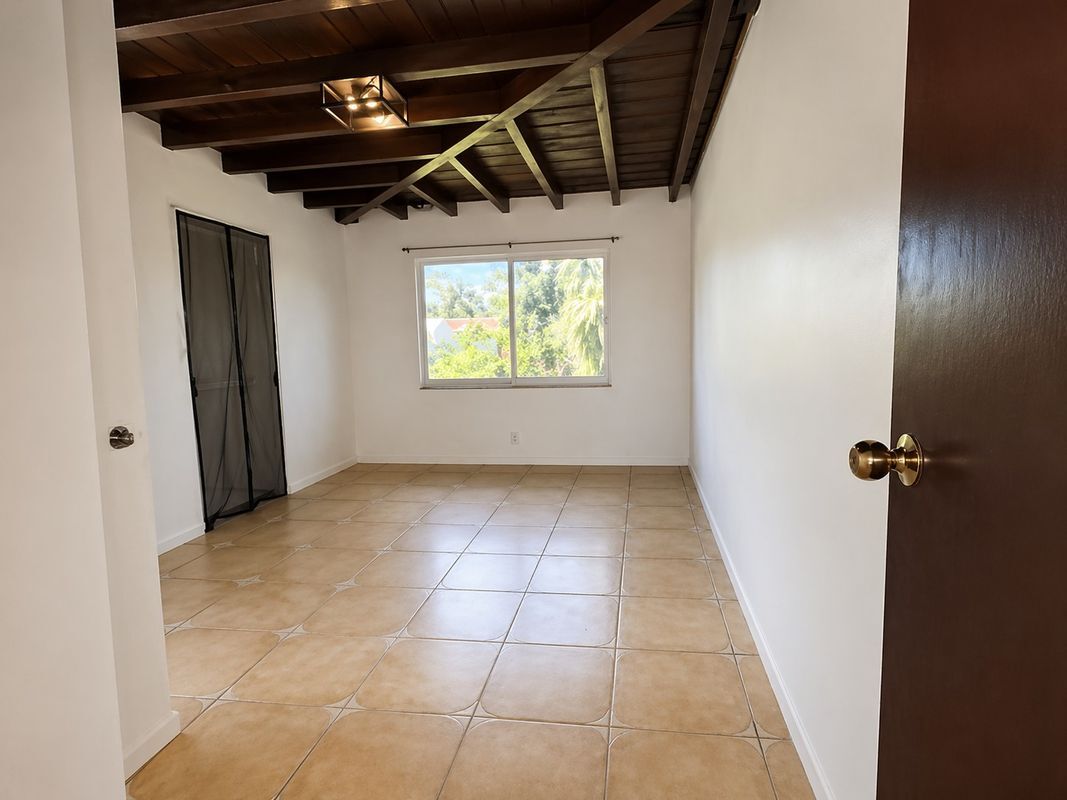 Building Photo - 1355 NE 129th St