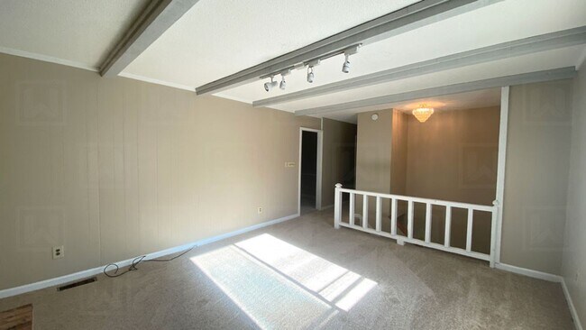 Building Photo - Excellent 4 Bedroom Home in Pleasant Grove