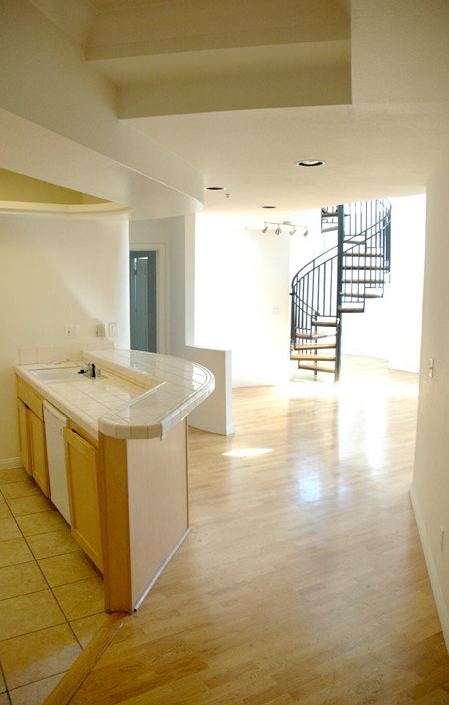 Living Area - 540  544 North Rossmore Avenue