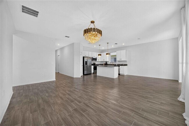 Building Photo - 281 Piave St
