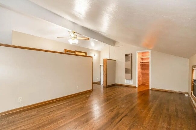 Building Photo - 4818 Norwood Ave