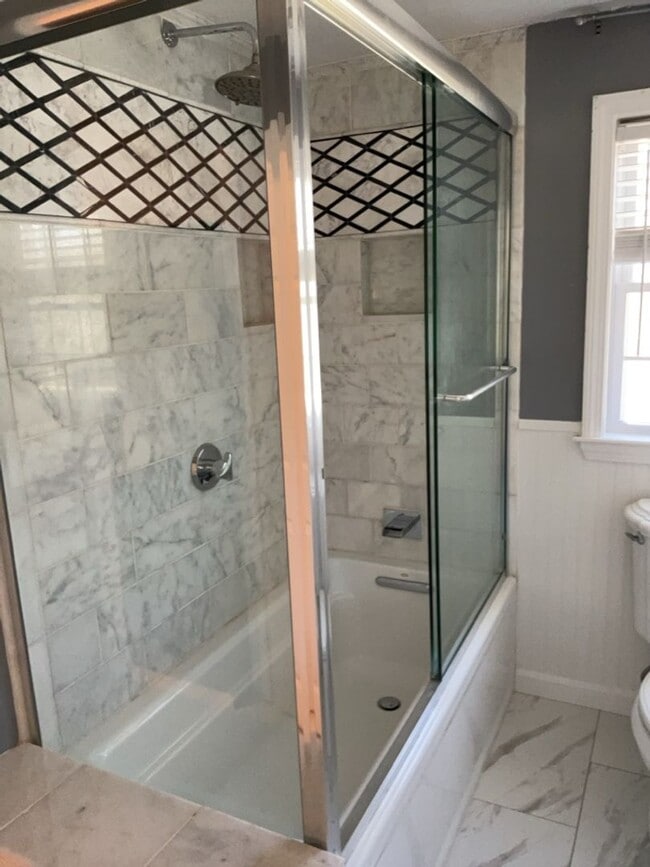 Building Photo - Large 2nd Floor Studio in Quiet Sandwich (Forestdale) Neighborhood