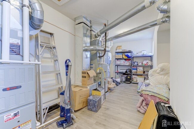 Building Photo - 6 Michelangelo Dr