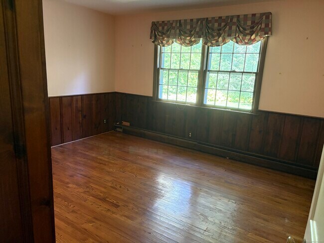 Building Photo - 35 Marwick Manor