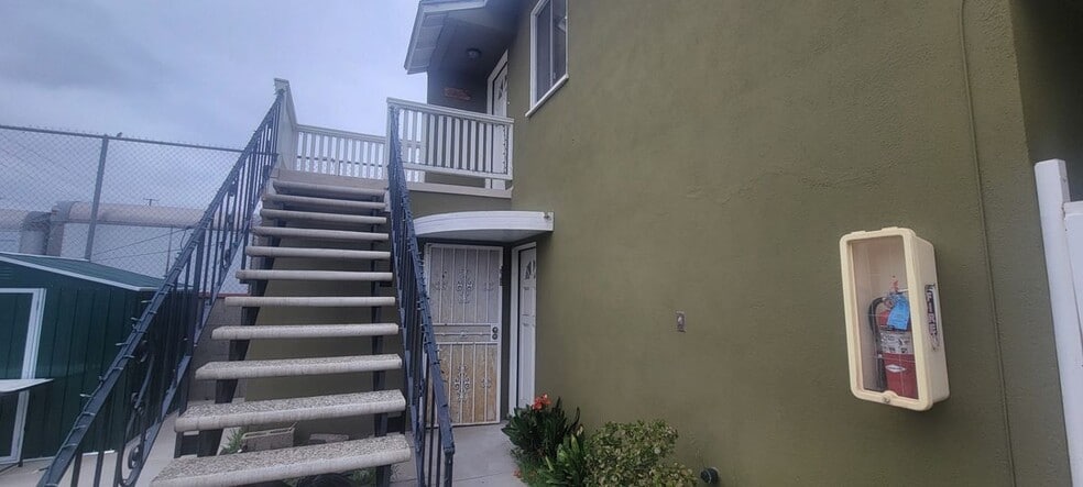 Building Photo - 6202 Cherry Ave