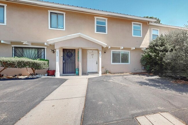 Building Photo - Cozy 3 Bedroom 1.5 Bathroom In NW Albuquer...