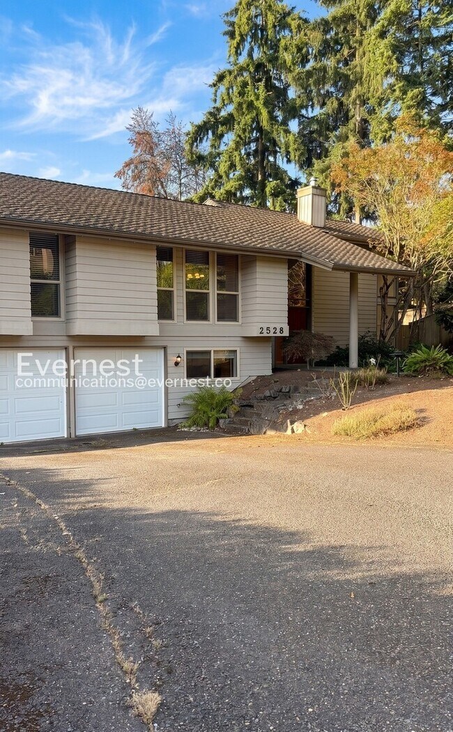 Building Photo - 4-Bed/2.5-Bath Home/ Voucher Accepted/ Available Soon!