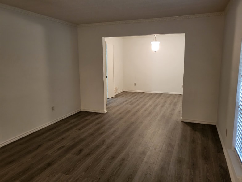 Building Photo - 501 Northridge St