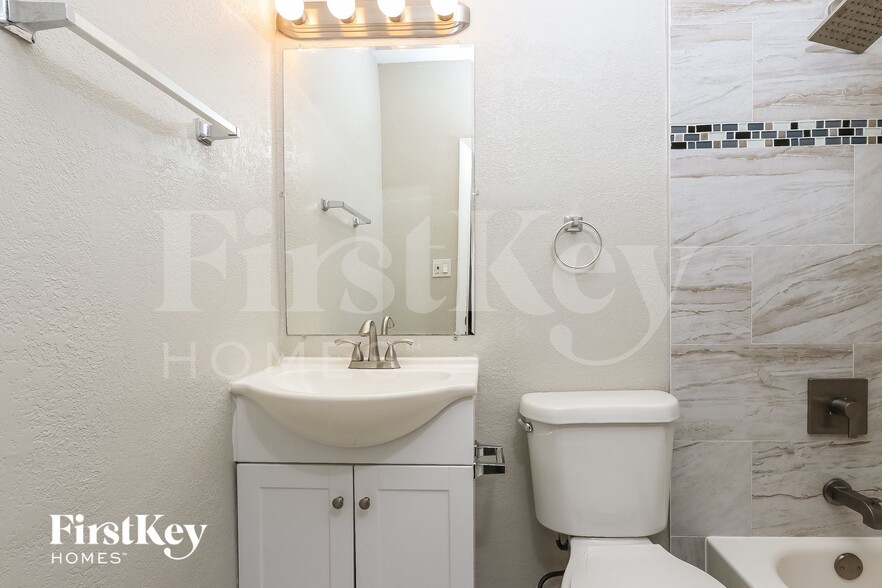 Building Photo - 11574 Oleander Dr