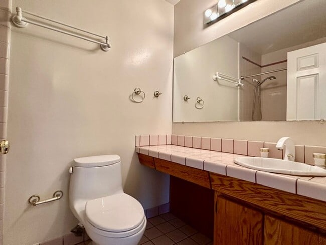 Building Photo - Lovely Saratoga Single-Level Home in Great Neighborhood!