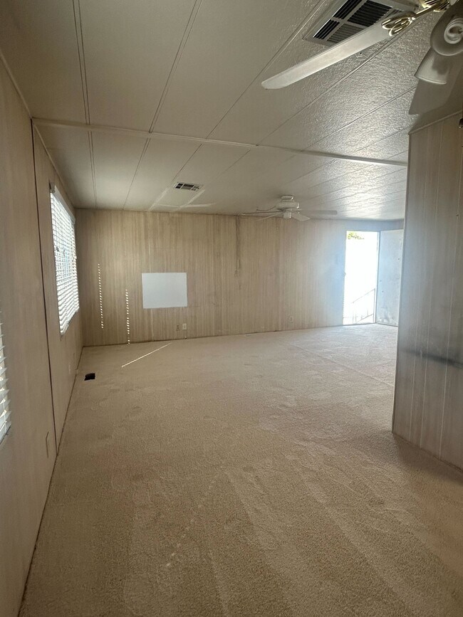 Building Photo - 3601 E Wyoming Ave