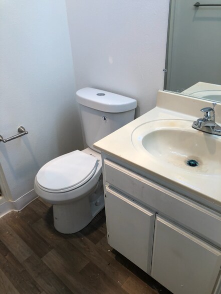 Building Photo - 330 Pioneer Dr