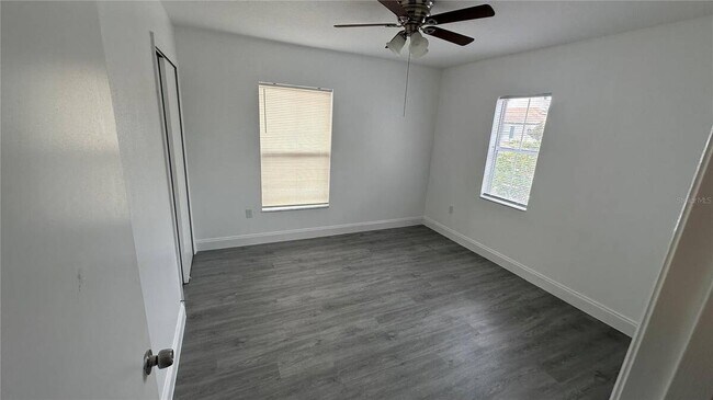Building Photo - 2437 Hassonite St