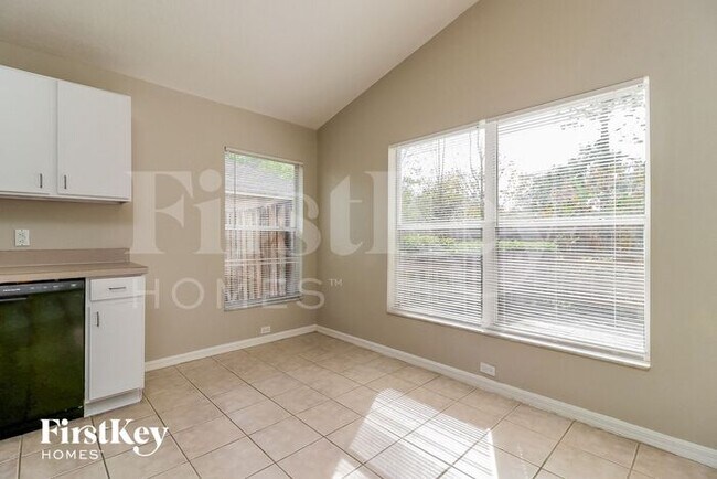 Building Photo - 3843 Chaucer Way