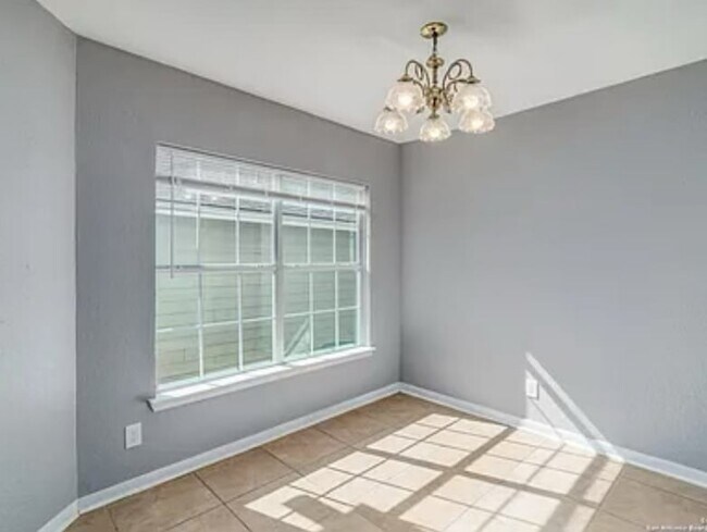 Building Photo - 3936 Heritage Hill Dr