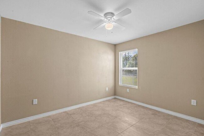 Building Photo - 2802 Sealy Ave