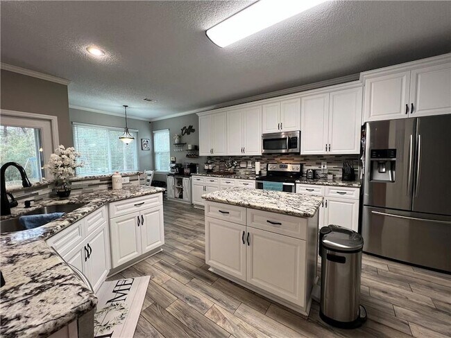 Building Photo - 584 Jack Dr