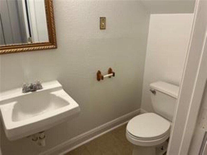 Half Bath - 228 Jewel St
