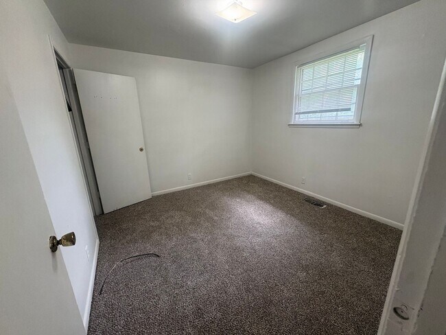 Building Photo - 1018 Curdwood Blvd
