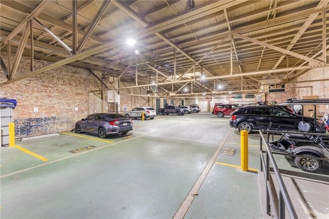 Building Photo - 308 St Louis St