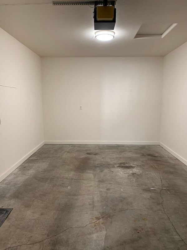 Building Photo - 13631 SE Oatfield Rd