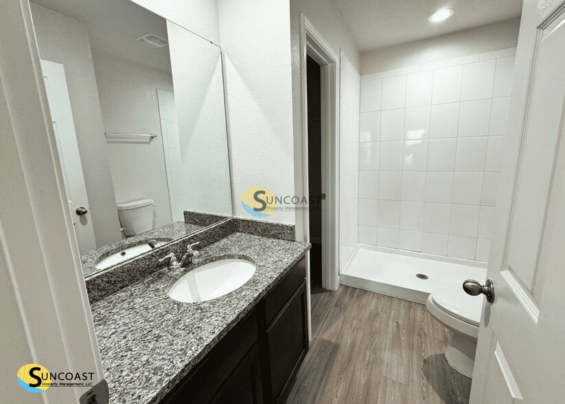 Building Photo - 7638 Mailes Ct