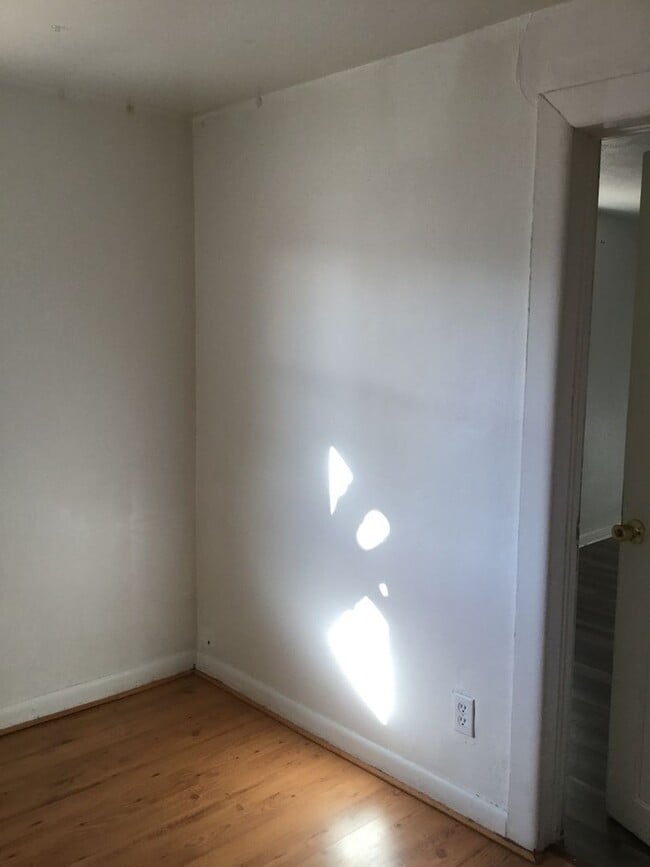 Building Photo - 3 bedroom 1 bath with large garage and shop