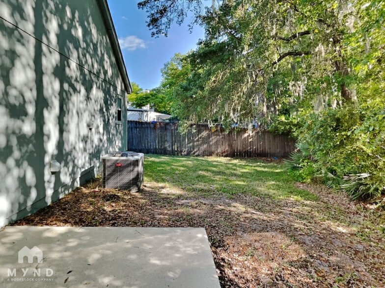 Building Photo - 580 Staffordshire Dr