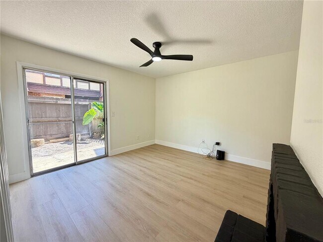 Building Photo - 5100 Picadilly Circus Ct