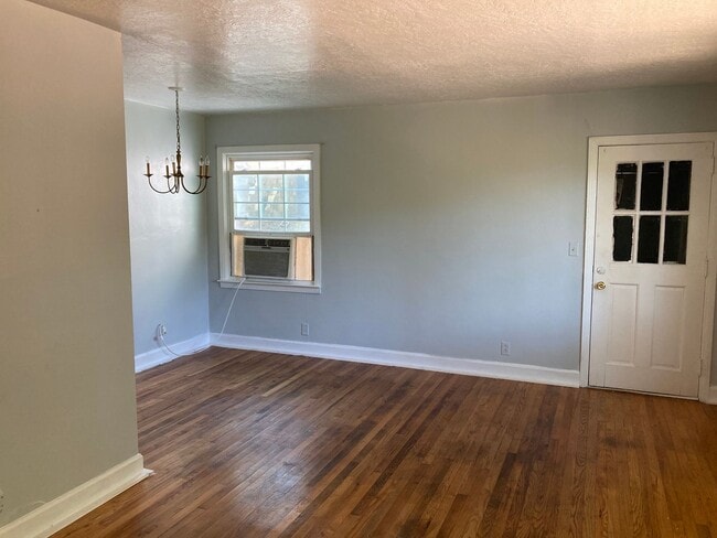 Building Photo - 1626 Charlotte Ave