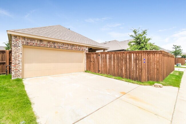 Building Photo - 2157 Barx Dr