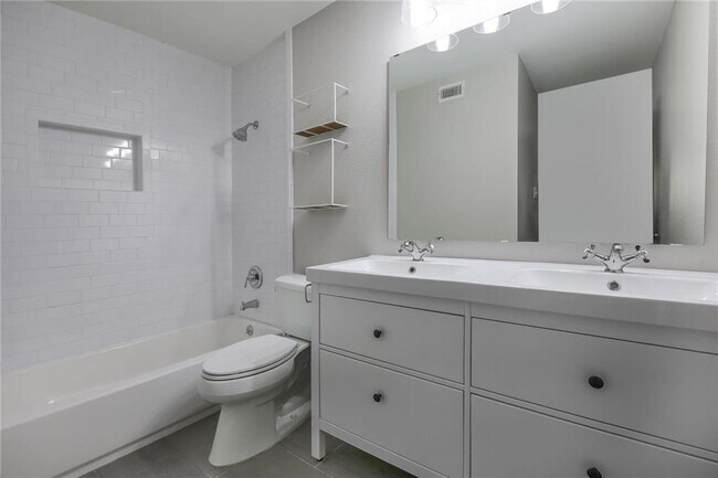 Building Photo - 12012 Cabana Ln