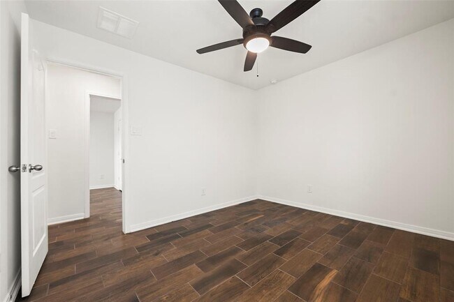 Building Photo - 9312 Sandoval Cir