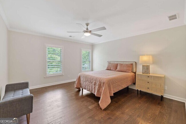 Building Photo - 9950 Farmbrook Ln