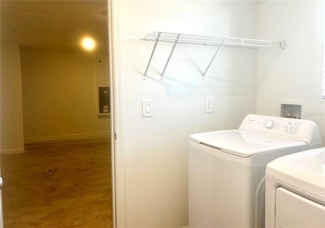 Building Photo - 8480 SW 41st Cir