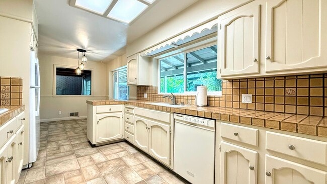 Building Photo - 3BD/2BA Willow Glen Single-Family Home with Spacious Layout