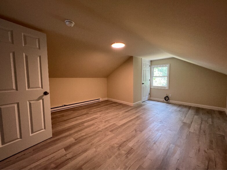 Building Photo - 2013 Howells Ln