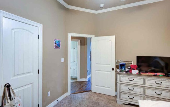Building Photo - 5105 Tensas Dr