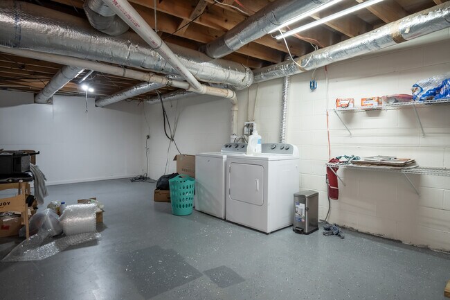 Building Photo - 115 Winterberry Dr