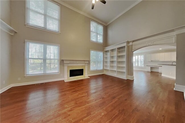 Building Photo - 500 Abernathy Oaks Way