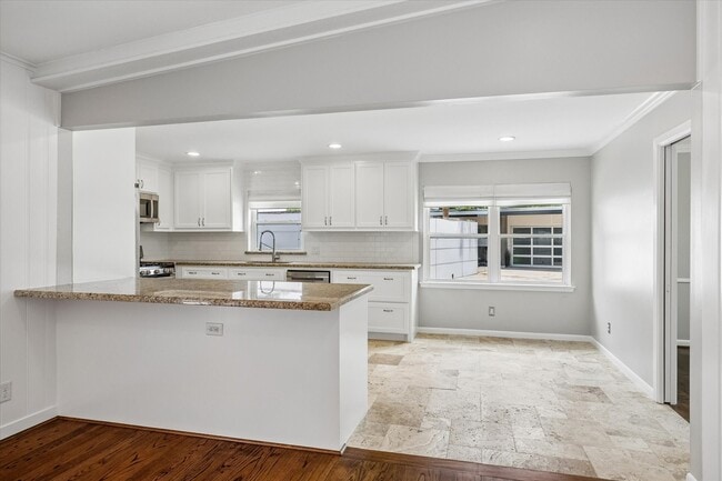 Building Photo - 9310 Woodmeadow St
