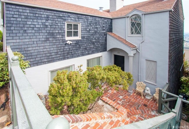 Building Photo - 157 Villa Terrace