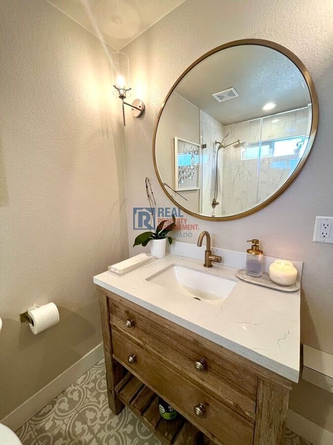 Building Photo - 3640 Inspiration Dr