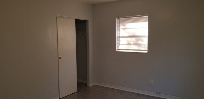 Building Photo - 2450 13th Ave S