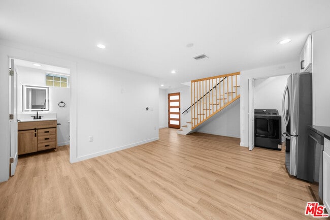 Building Photo - 1535-1538 N Kingsley Dr